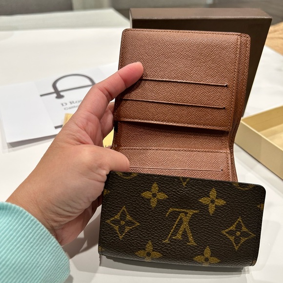 Authentic Louis Vuitton Bifold wallet - Picture 7 of 10